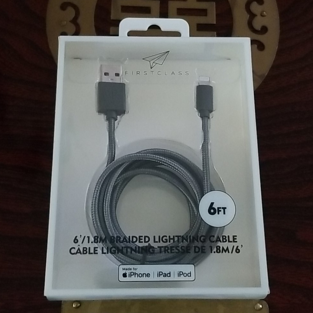 iPhone/iPad/iPod USB Cable